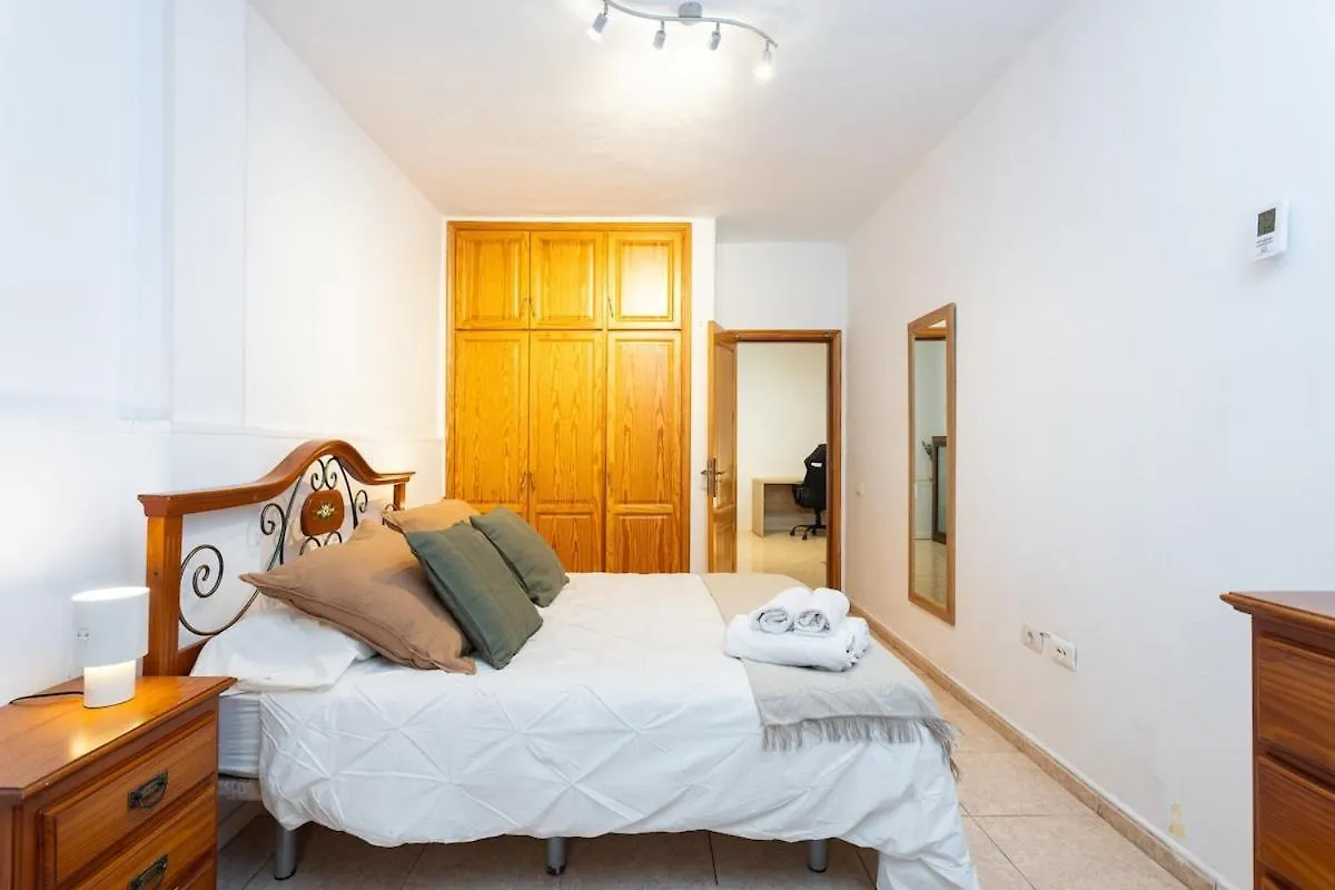 Eden Rentals Surfy Suites 圣伊西德罗 公寓